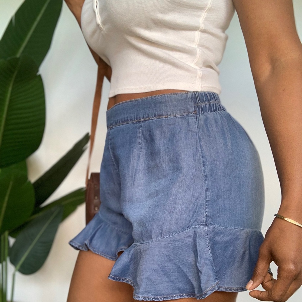 Ruffled shorts
